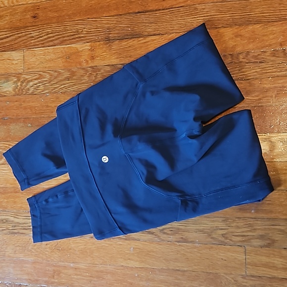 Lululemon Power Thru leggings - Picture 2 of 2